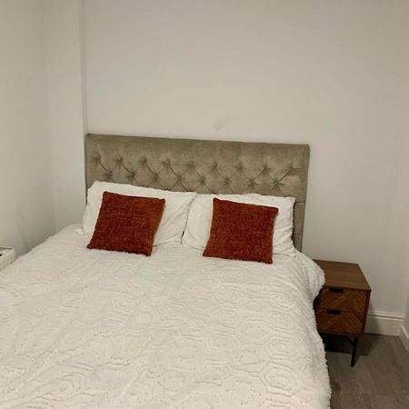 M4M Rooms- Ng8 5Np Room 1 Nottingham Buitenkant foto