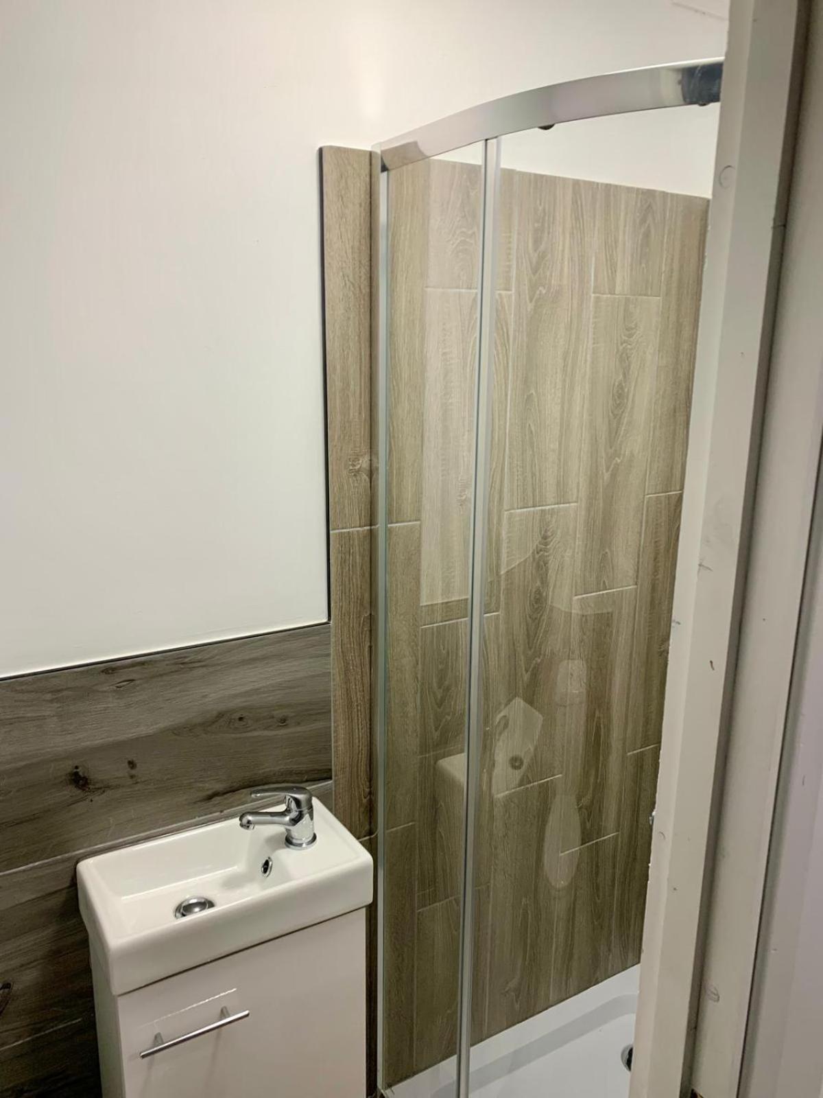 M4M Rooms- Ng8 5Np Room 1 Nottingham Buitenkant foto