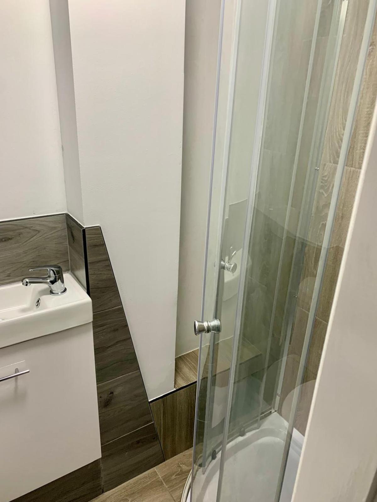 M4M Rooms- Ng8 5Np Room 1 Nottingham Buitenkant foto